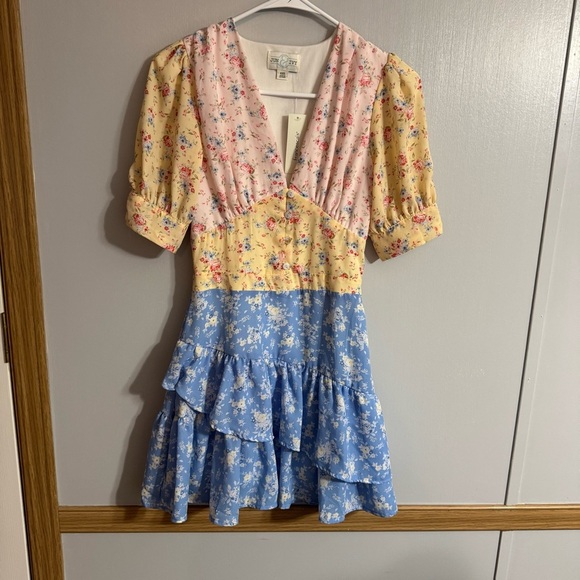 3/$32 Jun & Ivy Floral Dress in Pink, Yellow, and Blue Size XXS - Picture 4 of 12